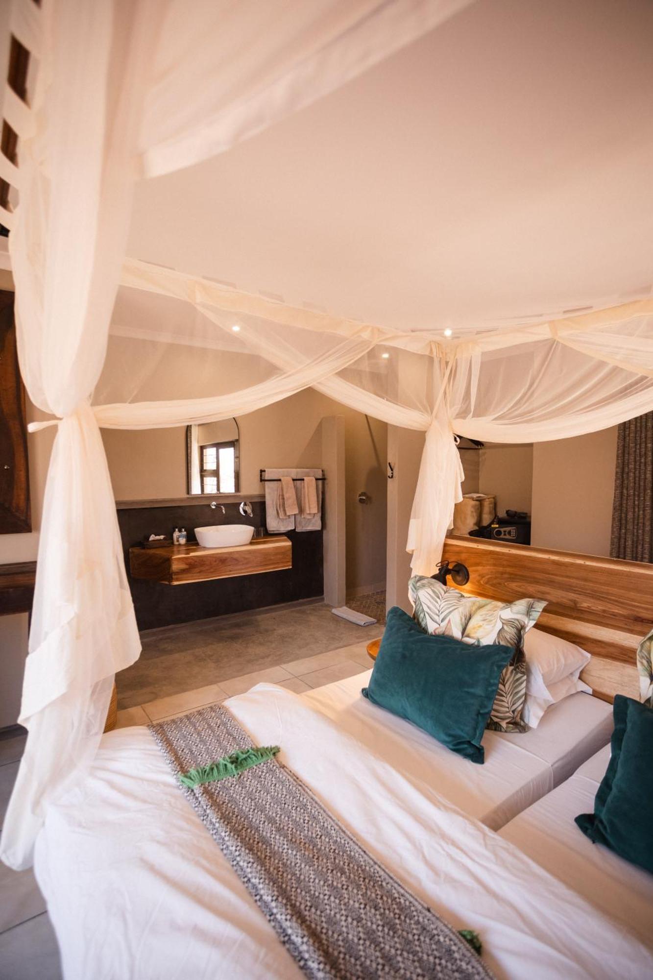 Toshari Lodge Окауквейо Екстер'єр фото